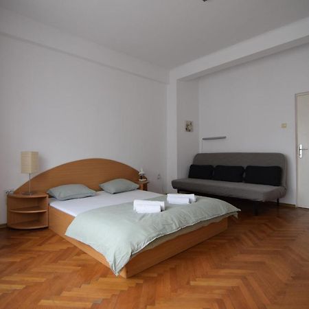 Resedinta Lui Calin - Downtown Park Cismigiu Apartment Bucharest Exterior photo
